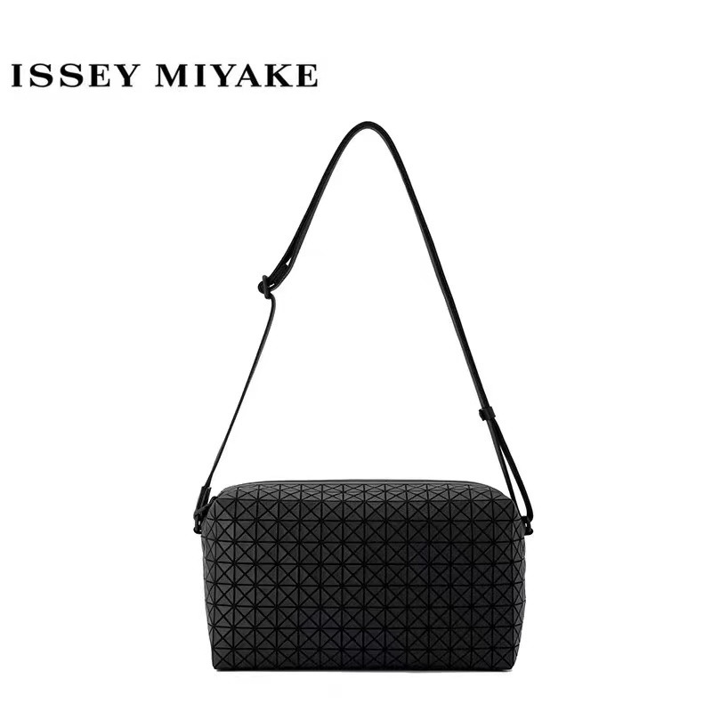 กระเป๋า Janpa BAOBAO SADDLE BAG ของแท้ จาก Baobao issey Miyake